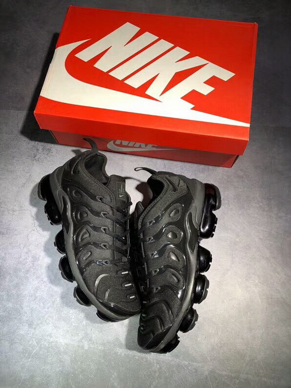 Authentic Nike Air Vapormax Plus black